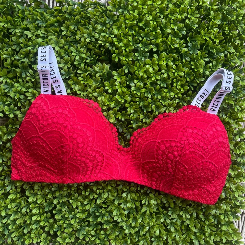 Victoria’s Secret Red Lace Wireless T-Shirt Bra Size 34B